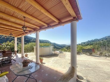 Casa rustica con giardino in vendita a Altos de Estepona