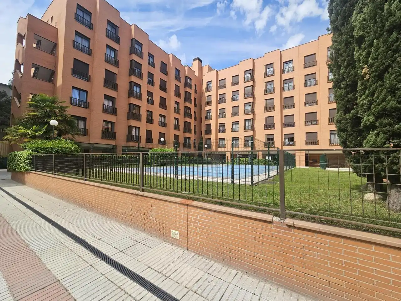 Vista exterior de Apartamento en venta en Madrid con Aire acondicionado, Calefacción y Amueblado
