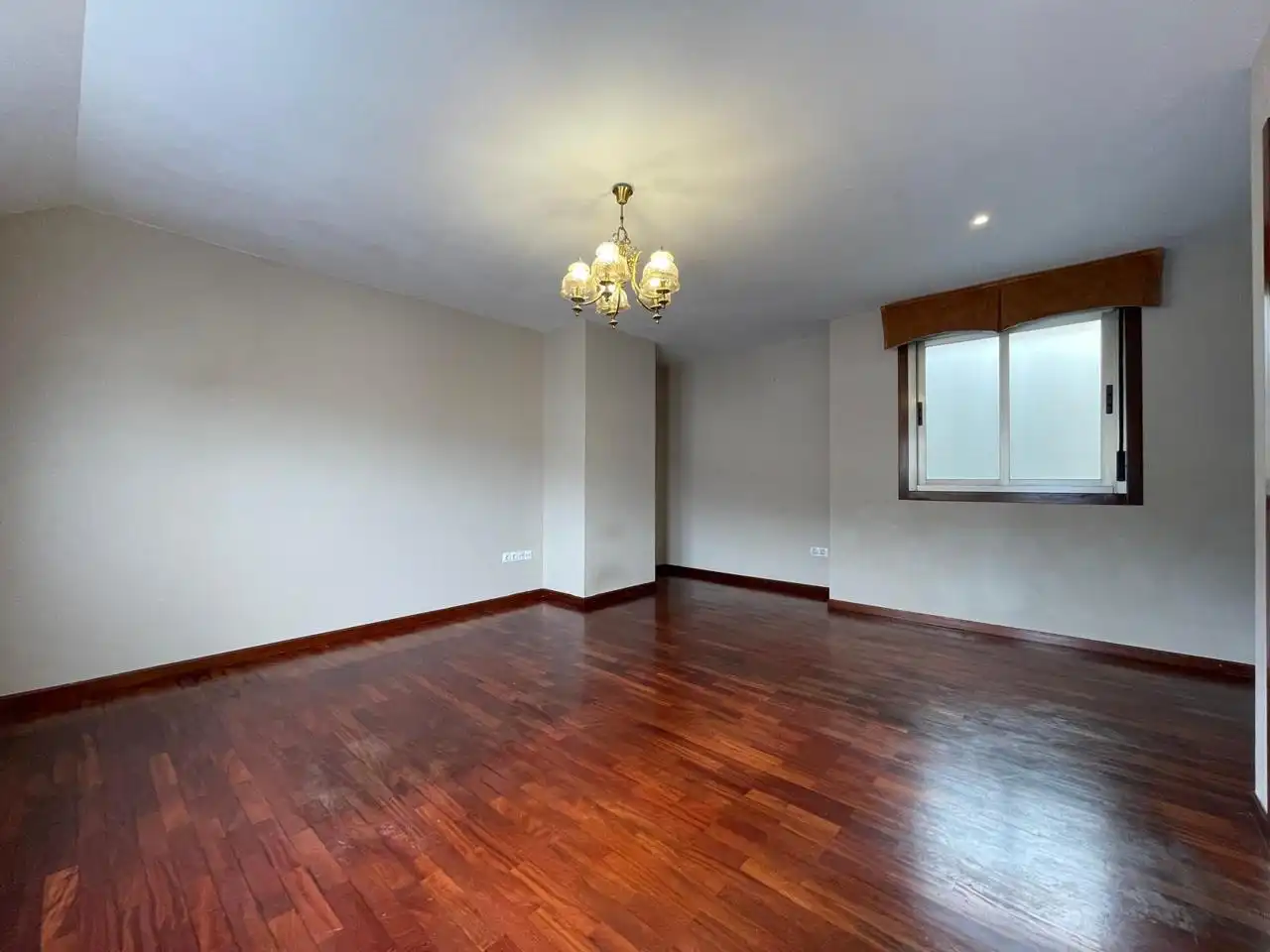 Sala d'estar de Pis en venda en Arteixo amb Calefacció, Parquet i Terrassa