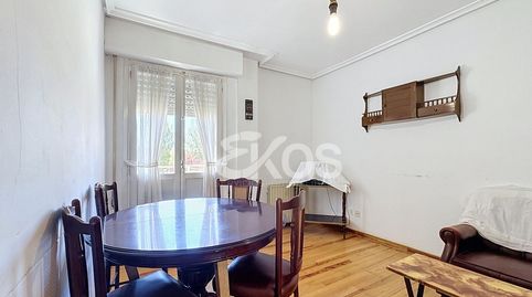 Piso en venta en Salvatierra, 3 dormitorios.