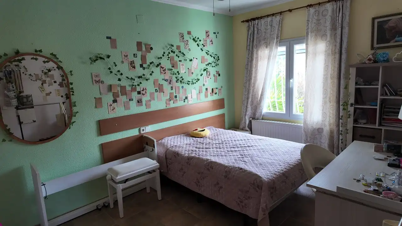 Habitación de Casa o chalet en venta en L'Alfàs del Pi con Aire acondicionado, Calefacción y Jardín privado