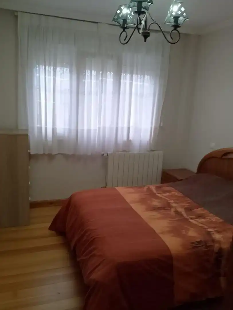 Dormitori de Pis en venda en Campoo de Enmedio amb Parquet, Traster i Moblat