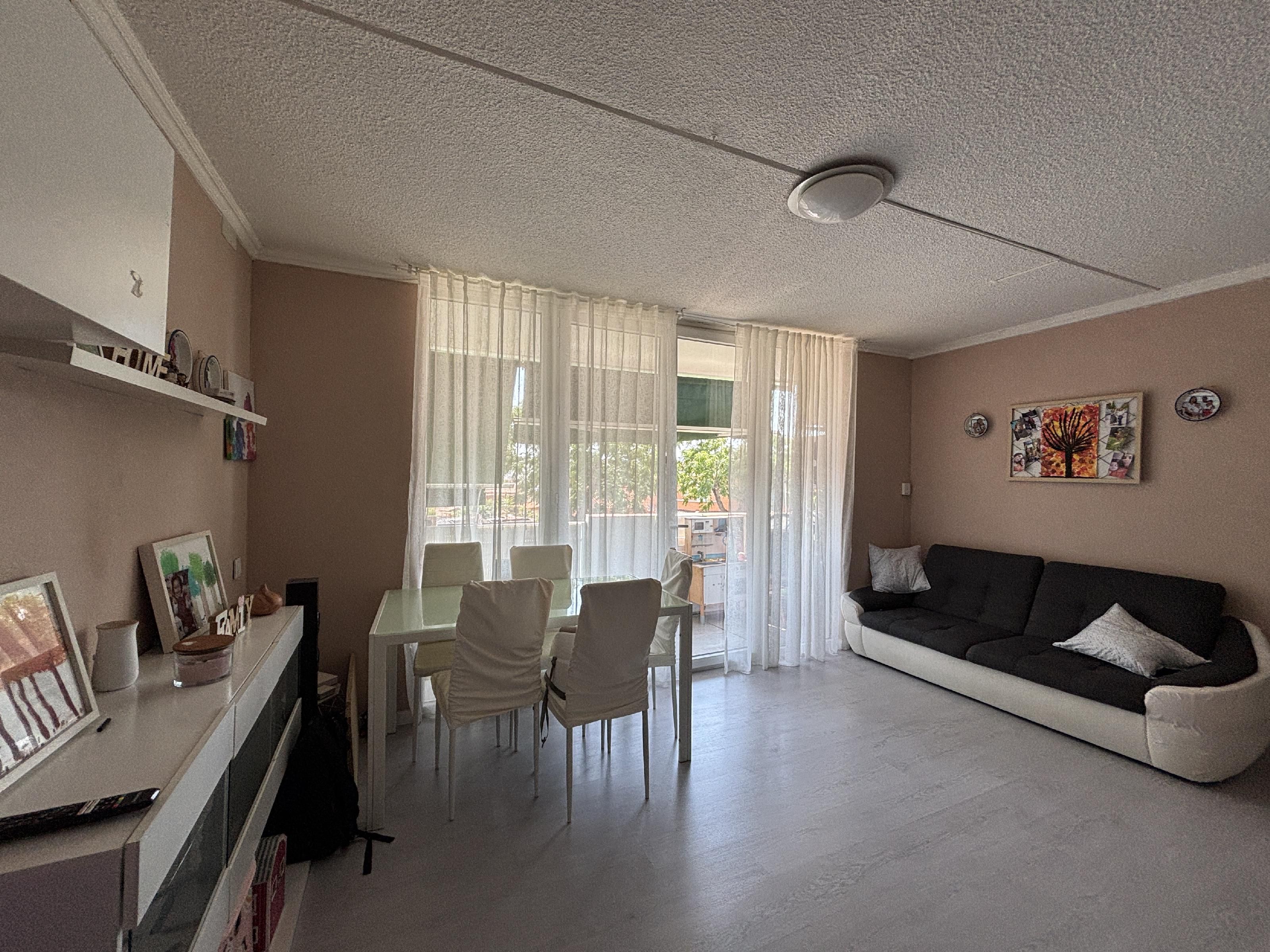 Sala d'estar de Pis en venda en  Tarragona Capital amb Aire condicionat, Parquet i Terrassa