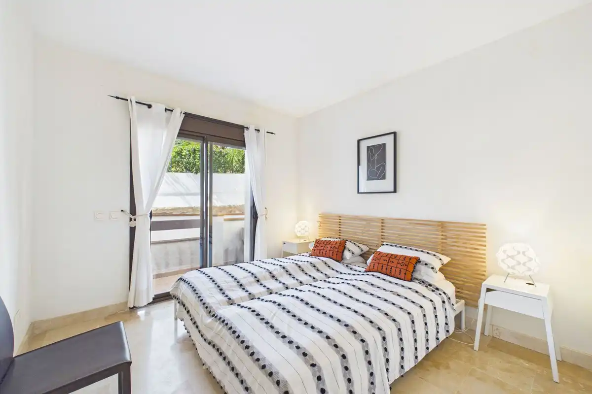 Ground floor with pool for sale in La Alcaidesa, imagen 6