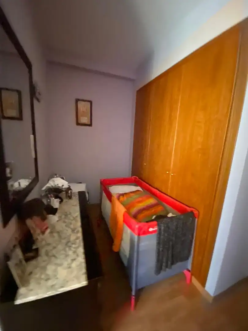 Dormitori de Casa adosada en venda en Salt amb Aire condicionat, Calefacció i Jardí privat