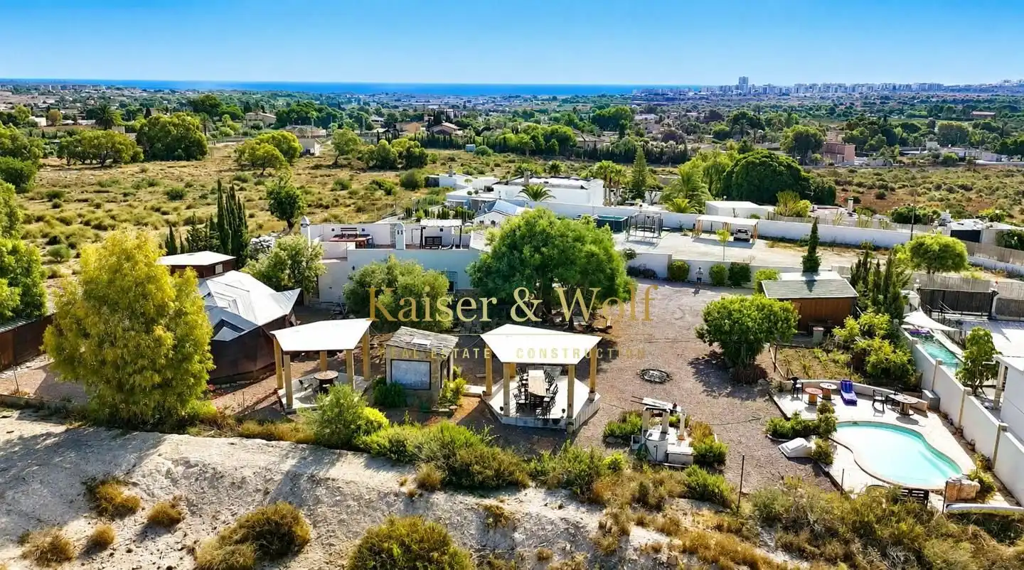 Casa con piscina en venta en Partida Balsares
