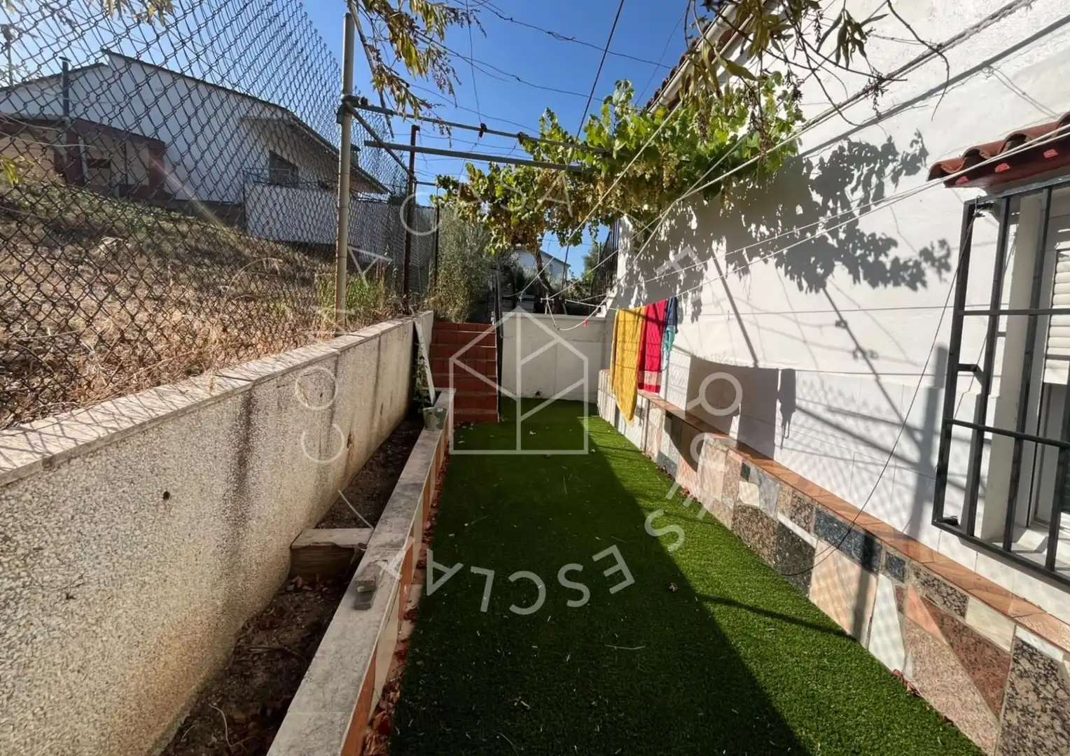 Vista exterior de Casa o xalet en venda en Gelida amb Aire condicionat, Calefacció i Jardí privat