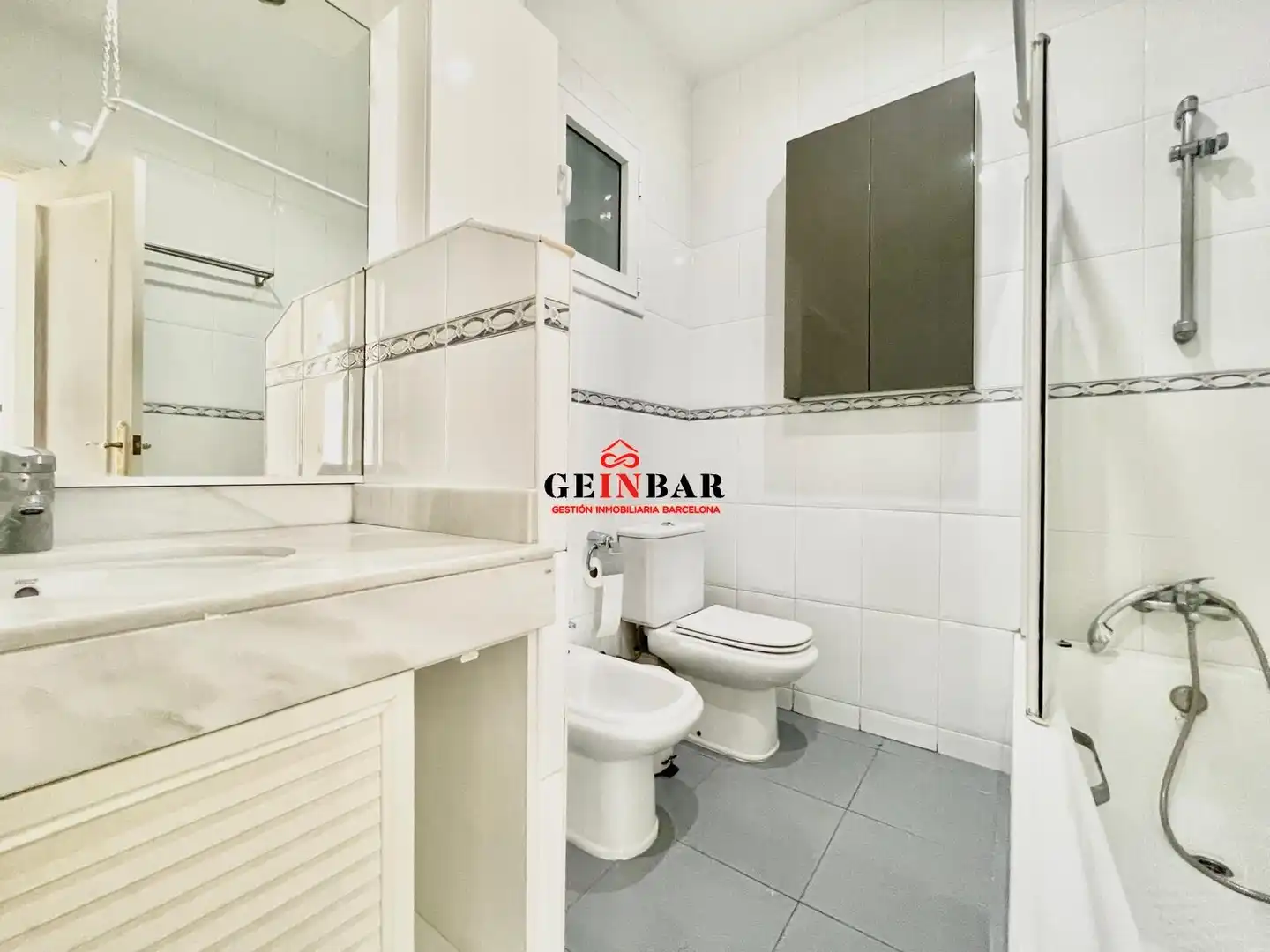 Baño de Piso en venta en Barcelona con Calefacción y Parquet