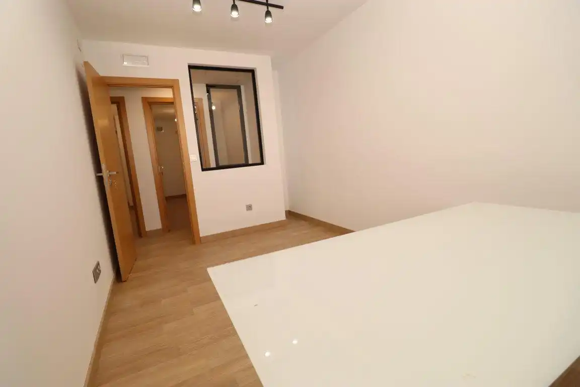 Office for rent in Alhaurín El Grande  with Air Conditioner and Furnished