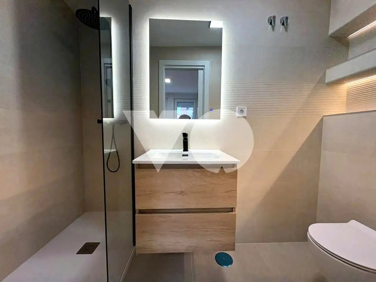 Bathroom of Ground floor for sale in Ciudad Lineal
