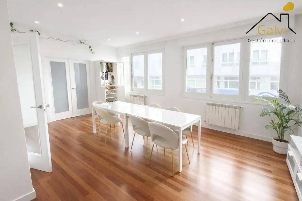 Comedor de Piso en venta en A Coruña Capital  con Calefacción, Parquet y Terraza