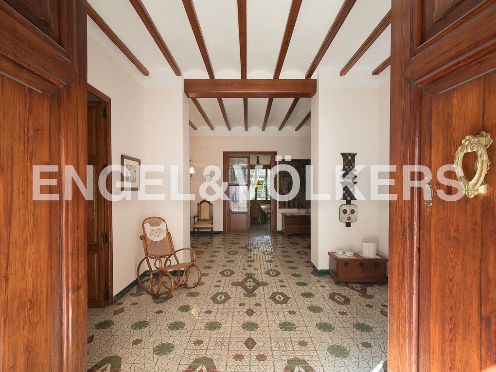 House or chalet for sale in Alfauir  with Air Conditioner, Heating and Furnished
