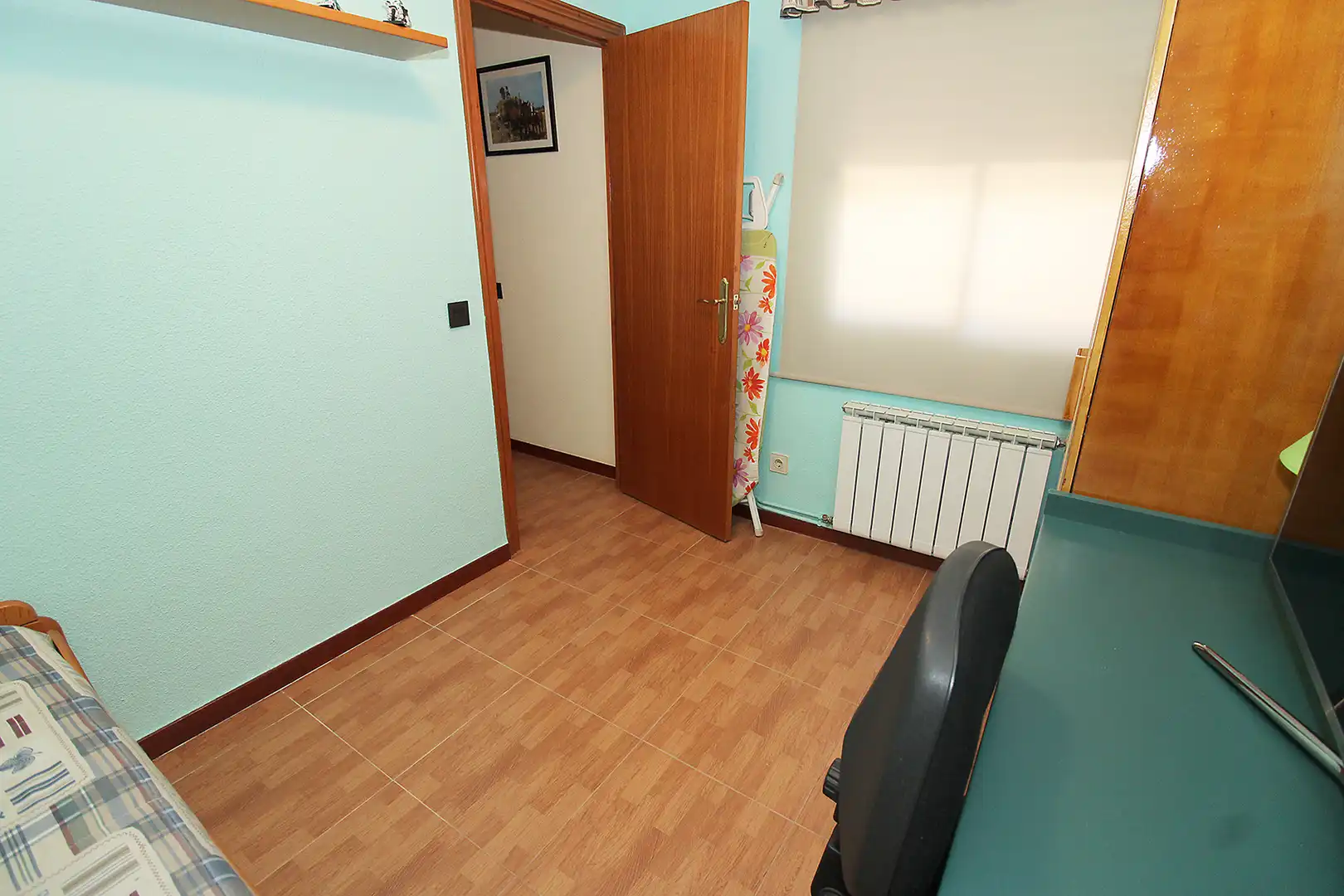 Schlafzimmer von Einfamilien-Reihenhaus zum Verkauf in Torremocha de Jarama mit Heizung, Privatgarten und Internet