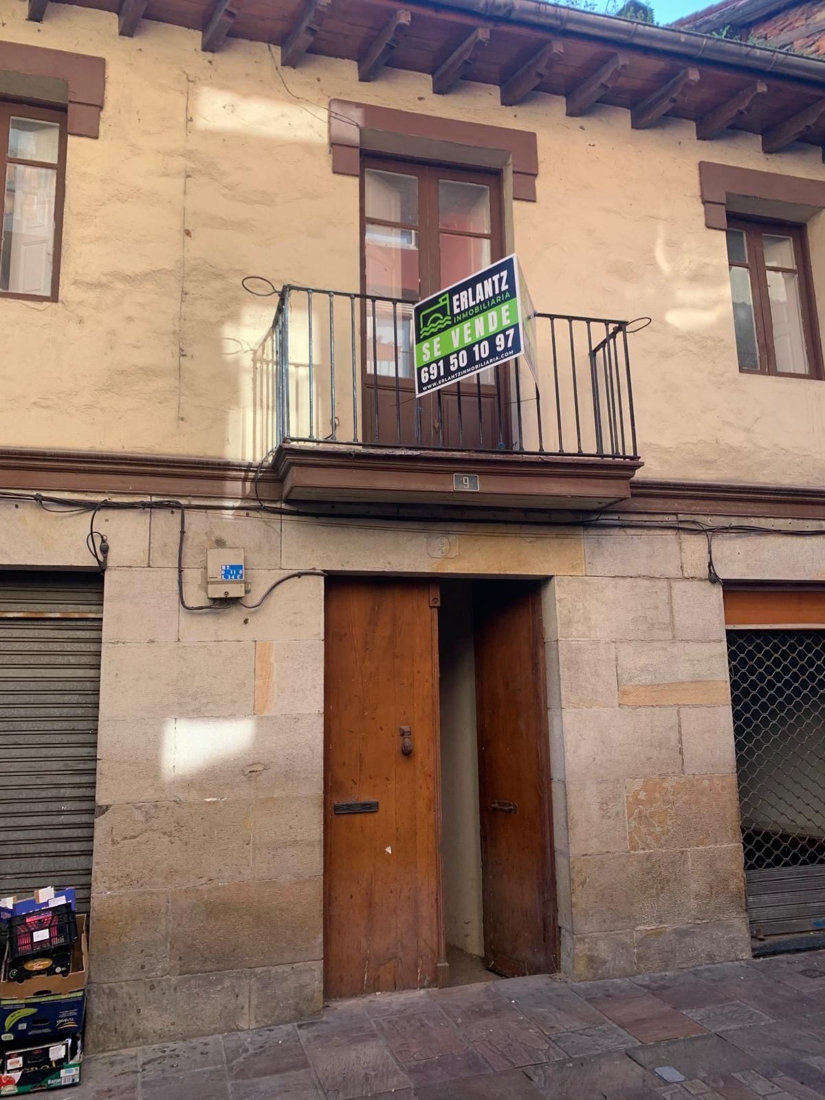 Exterior view of Building for sale in Balmaseda