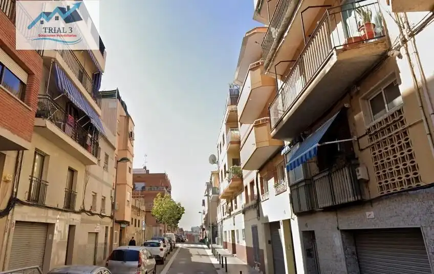 Vista exterior de Pis en venda en Badalona amb Balcó