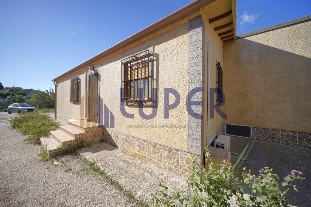 Country house for sale