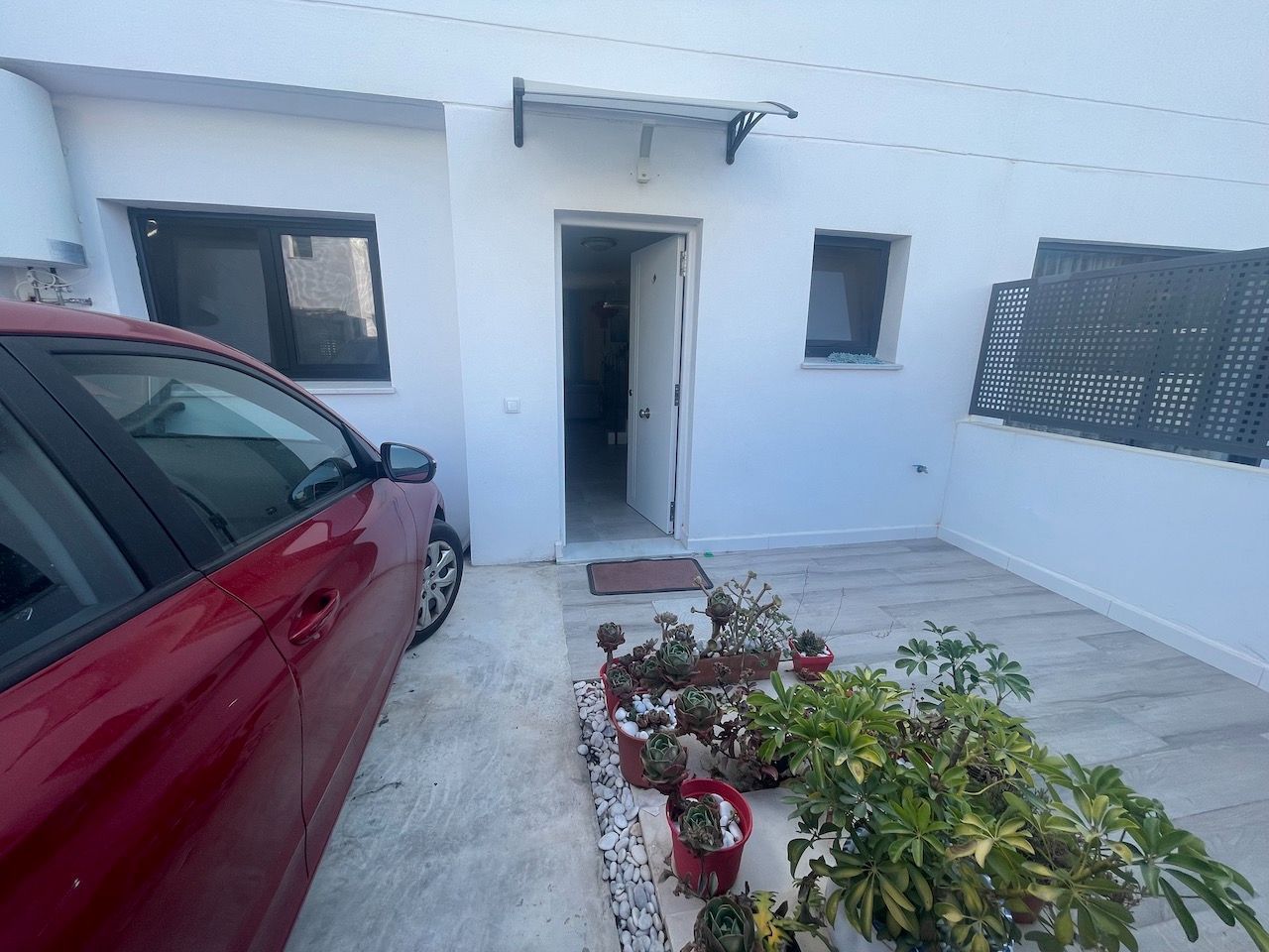 Vista exterior de Casa adosada en venda en Vélez-Málaga amb Terrassa