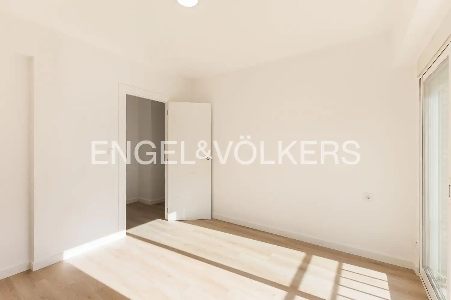 Piso en venta en Valencia con Calefacción y Balcón