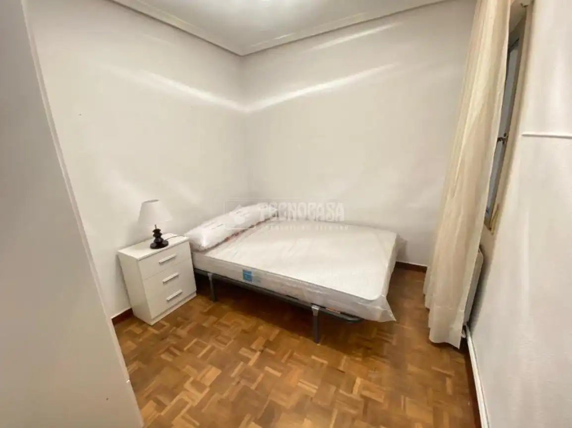 Habitación de Piso en venta en Valladolid con Calefacción, Parquet y Terraza