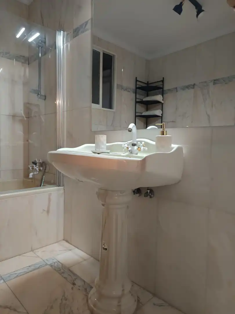 Baño de Piso en venta en Valencia de Alcántara con Aire acondicionado, Terraza y Amueblado