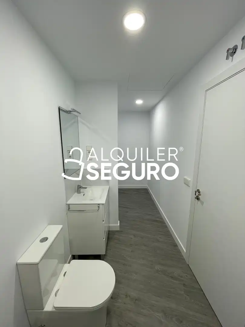 Baño de Estudio de alquiler en Madrid con Aire acondicionado y Calefacción