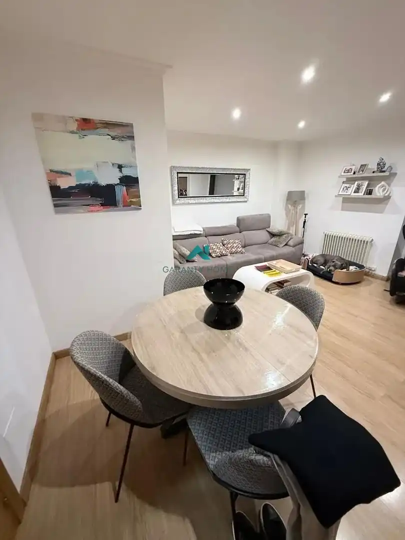 Comedor de Piso en venta en Pontevedra Capital  con Calefacción y Trastero