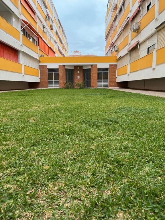 Vista exterior de Apartament en venda en El Portil amb Terrassa, Traster i Moblat