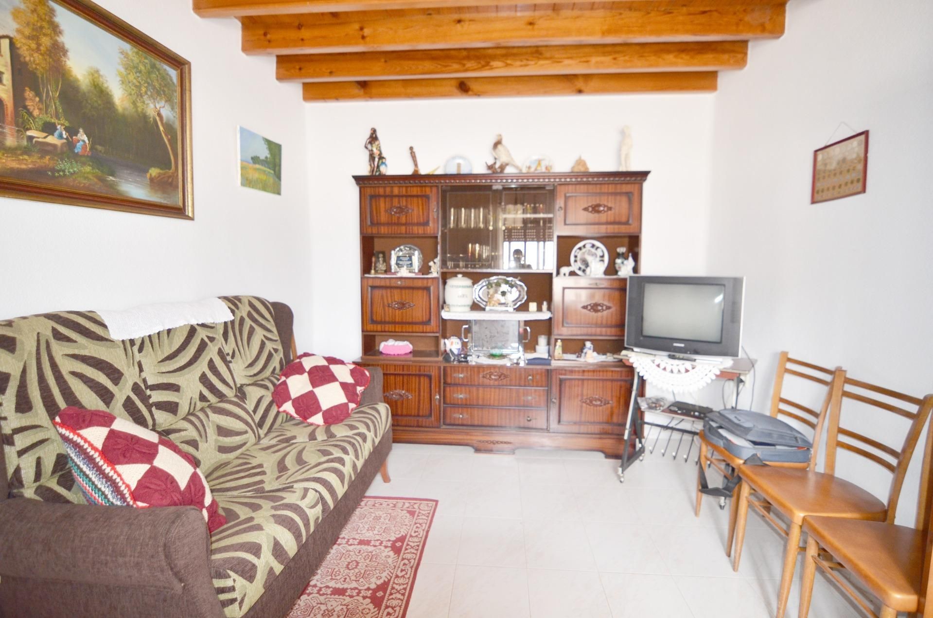 Sala d'estar de Casa o xalet en venda en Cabrillas amb Terrassa i Balcó