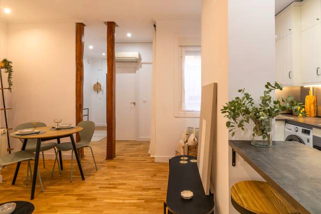 Apartamento en Venta en Calle de Jesús del Valle en Universidad - Malasaña