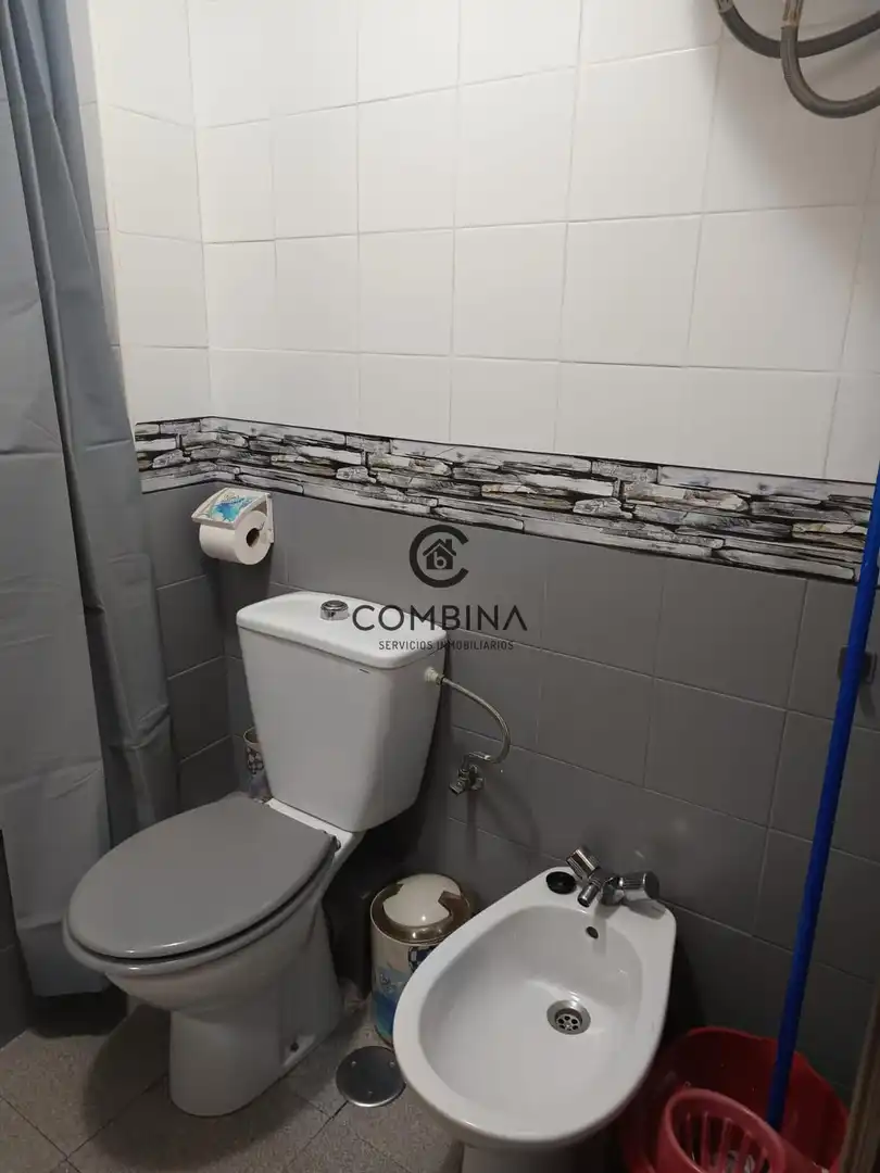 Bany de Pis en venda en Huelva amb Aire condicionat i Moblat