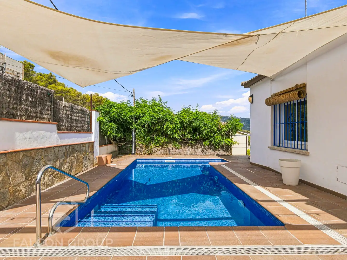 Swimming pool of Houses for sale in Canyelles  with Air Conditioner, Heating and Private garden