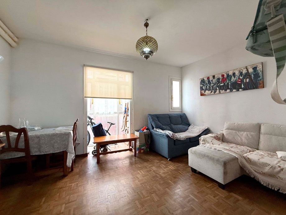 Sala d'estar de Pis en venda en Vitoria - Gasteiz amb Calefacció, Parquet i Traster