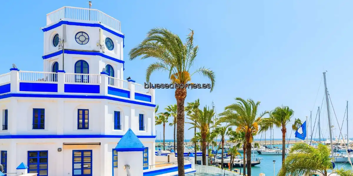Wohnung zum Verkauf in Estepona mit Klimaanlage, Privatgarten und Terrasse