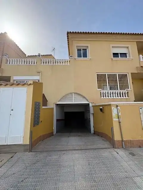 Parking de Dúplex en venta en San Pedro del Pinatar con Aire acondicionado, Calefacción y Terraza