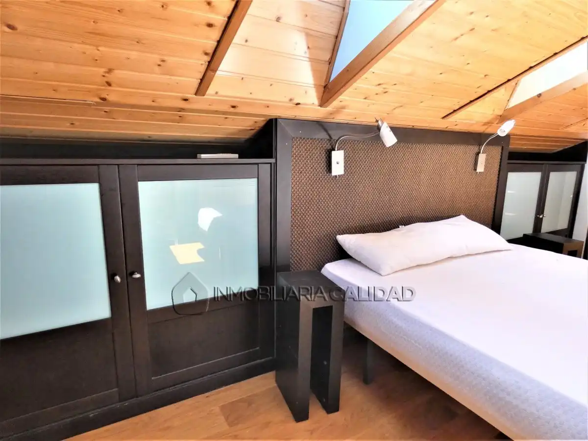 Bedroom of Flat for rent in Burgos  with Heating, Terrace and Furnished