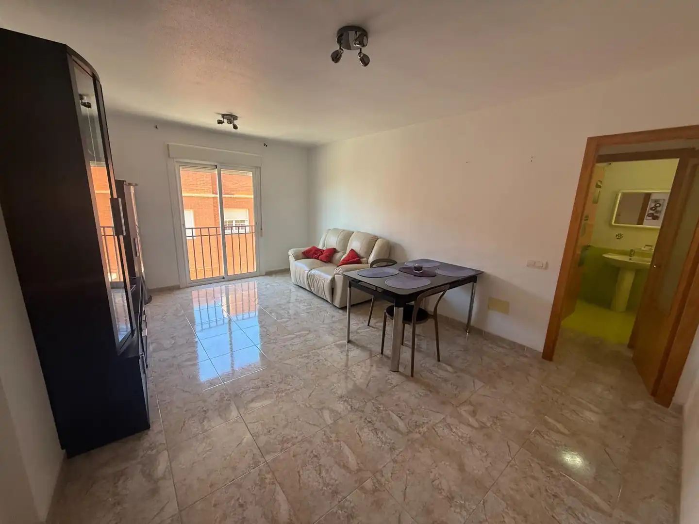 Außenansicht von Wohnung zum Verkauf in Almería mit Klimaanlage, Möbliert und Balkon