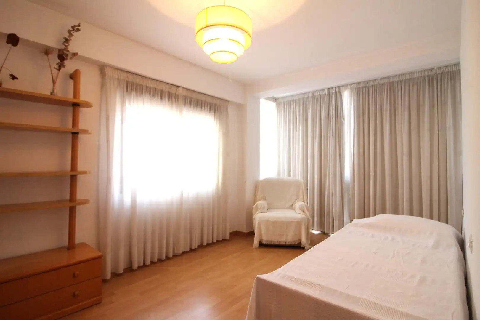 Habitación de Piso de alquiler en Alicante / Alacant con Terraza, Amueblado y Balcón