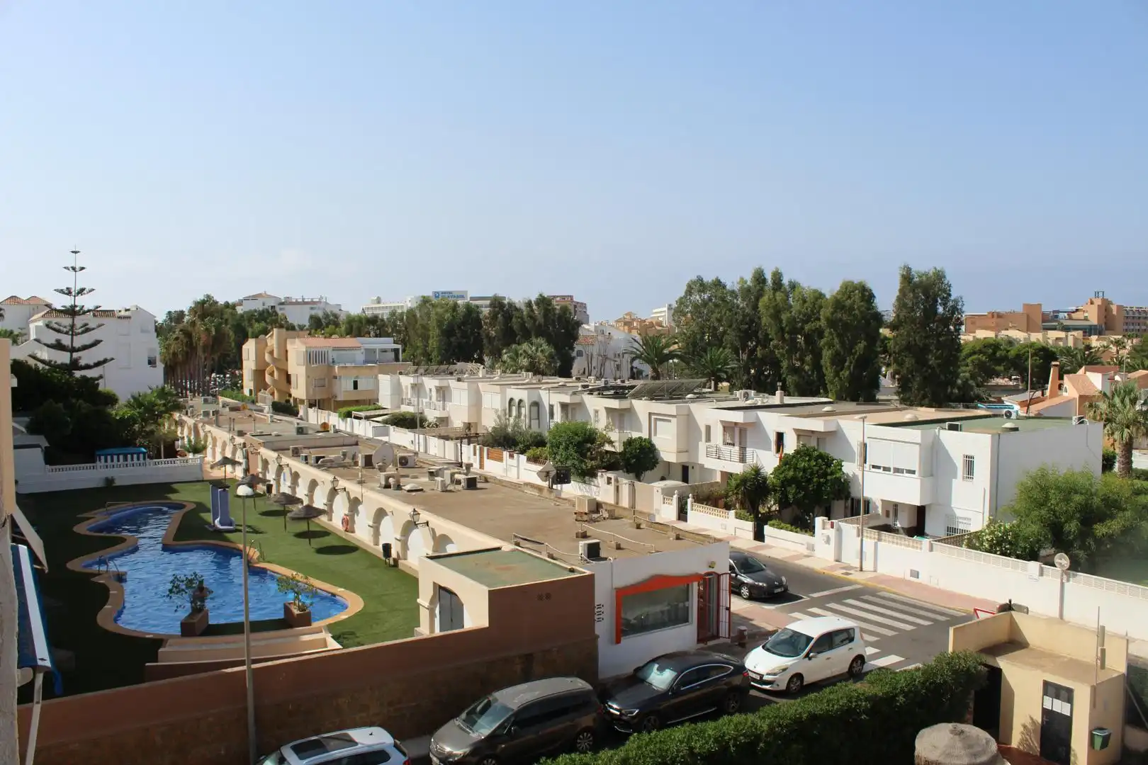 Vista exterior de Apartamento en venta en Roquetas de Mar con Aire acondicionado, Jardín privado y Piscina