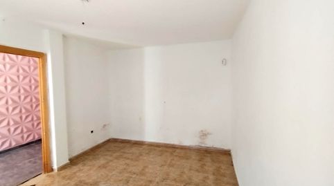 Foto 3 de Casa adosada en venta en Madroño, Arrayanes, Linares