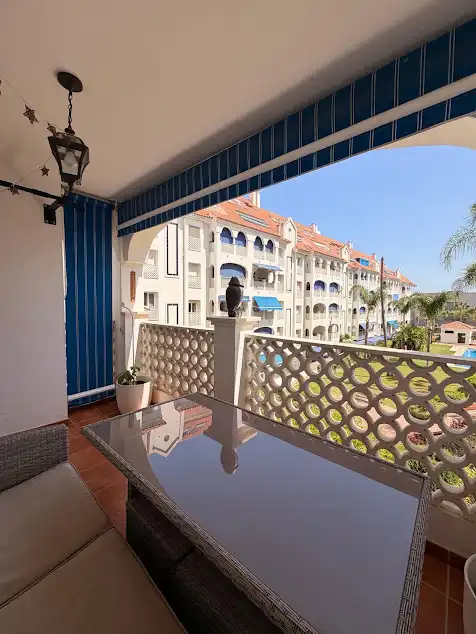 Terrassa de Pis en venda en Marbella amb Jardí privat, Terrassa i Piscina