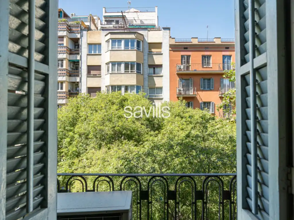 Vista exterior de Apartament en venda en Barcelona amb Aire condicionat, Terrassa i Balcó