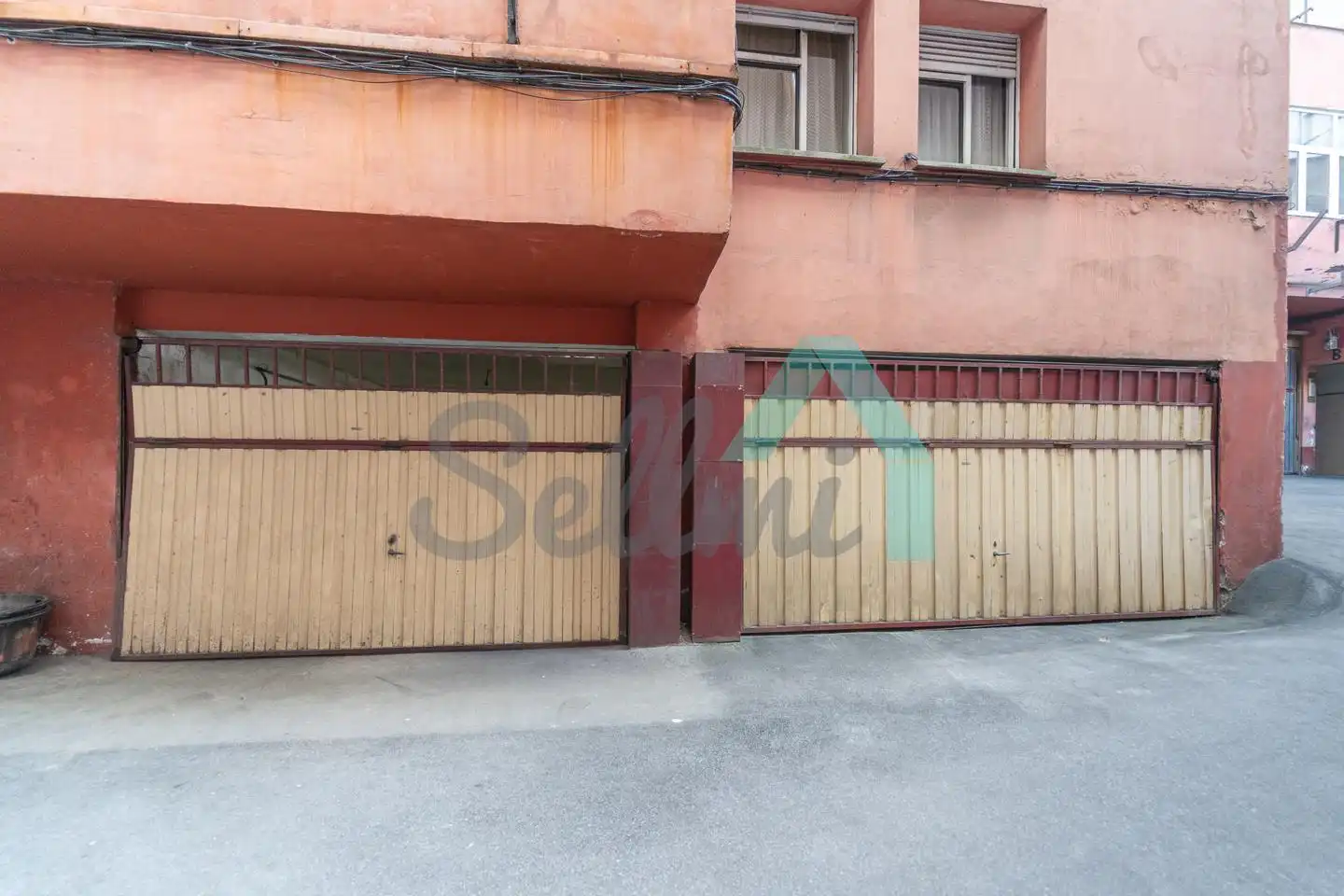 Vista exterior de Piso en venta en Oviedo  con Calefacción, Parquet y Terraza