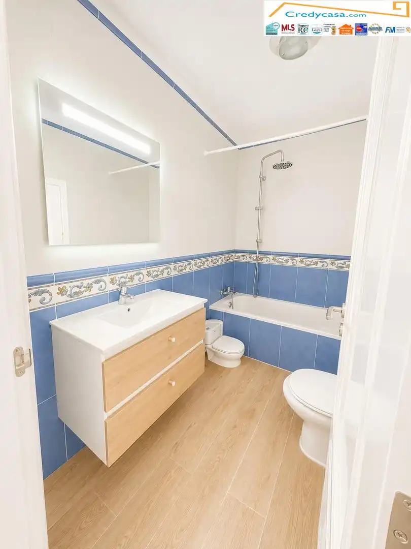 Baño de Piso en venta en Santiago del Teide con Terraza, Trastero y Amueblado