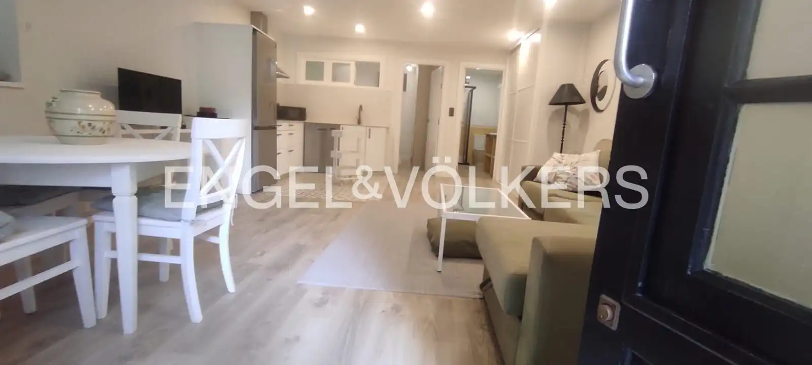 Sala d'estar de Apartament en venda en Vigo  amb Calefacció i Parquet