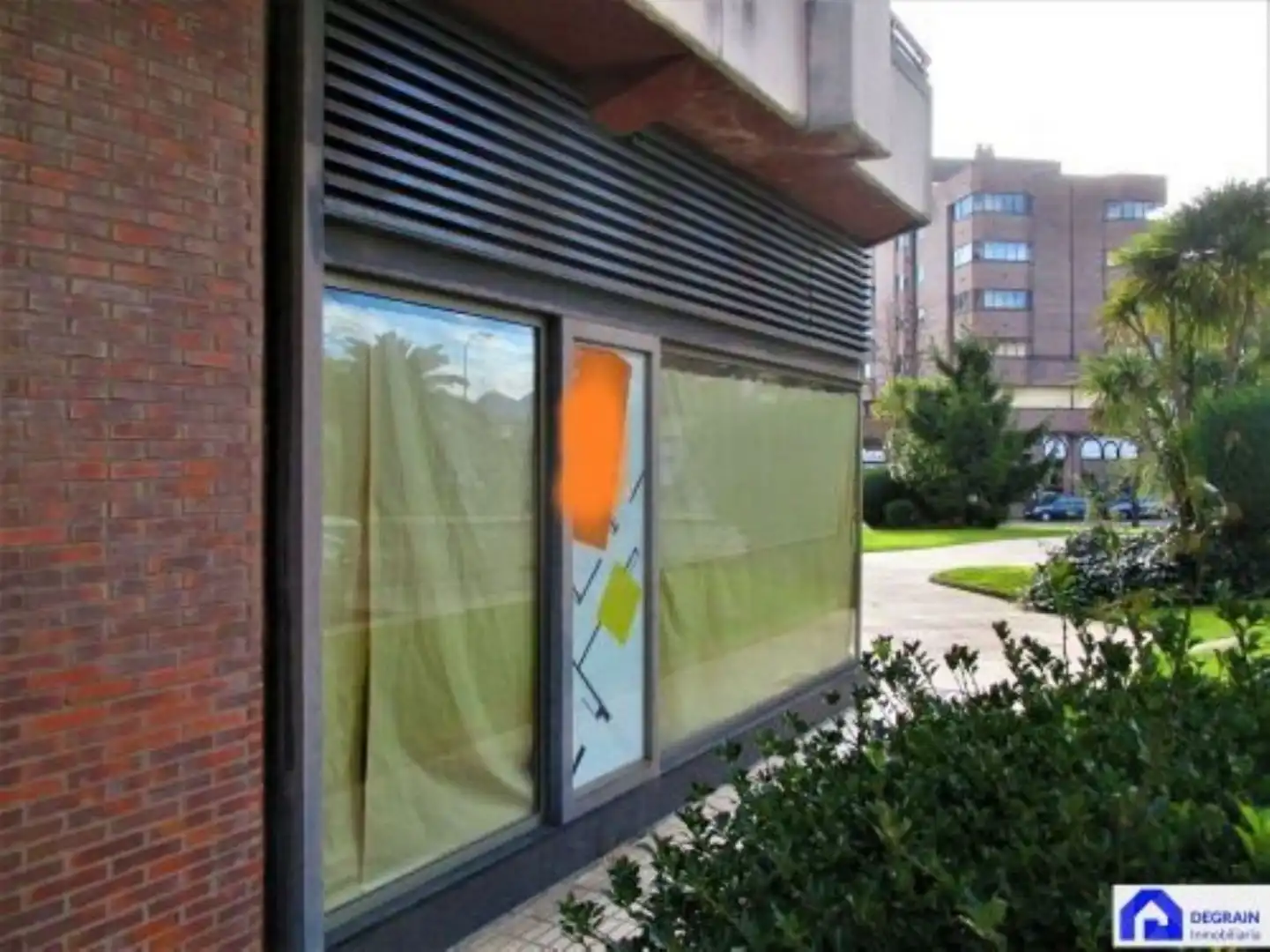 Vista exterior de Local de lloguer en Oviedo 