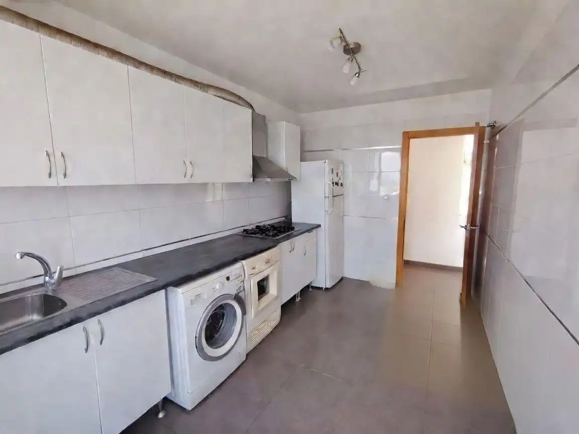 Detached house with terrace to rent in Calle NAVARRO REVERTER, imagen 4