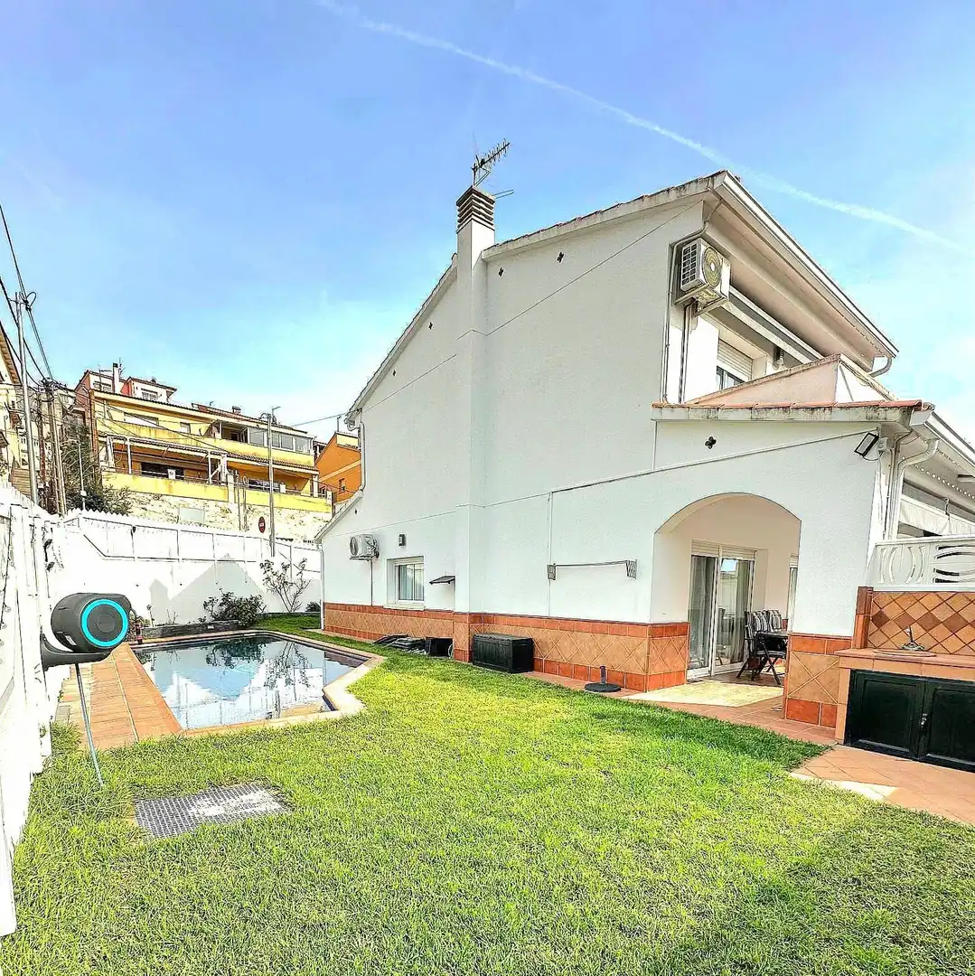Vista exterior de Casa o chalet en venta en Calafell con Aire acondicionado, Calefacción y Jardín privado