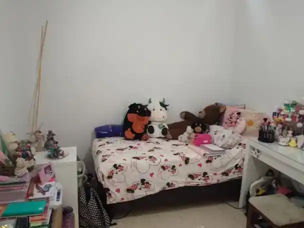 Dormitori de Casa adosada en venda en Lora del Río amb Aire condicionat