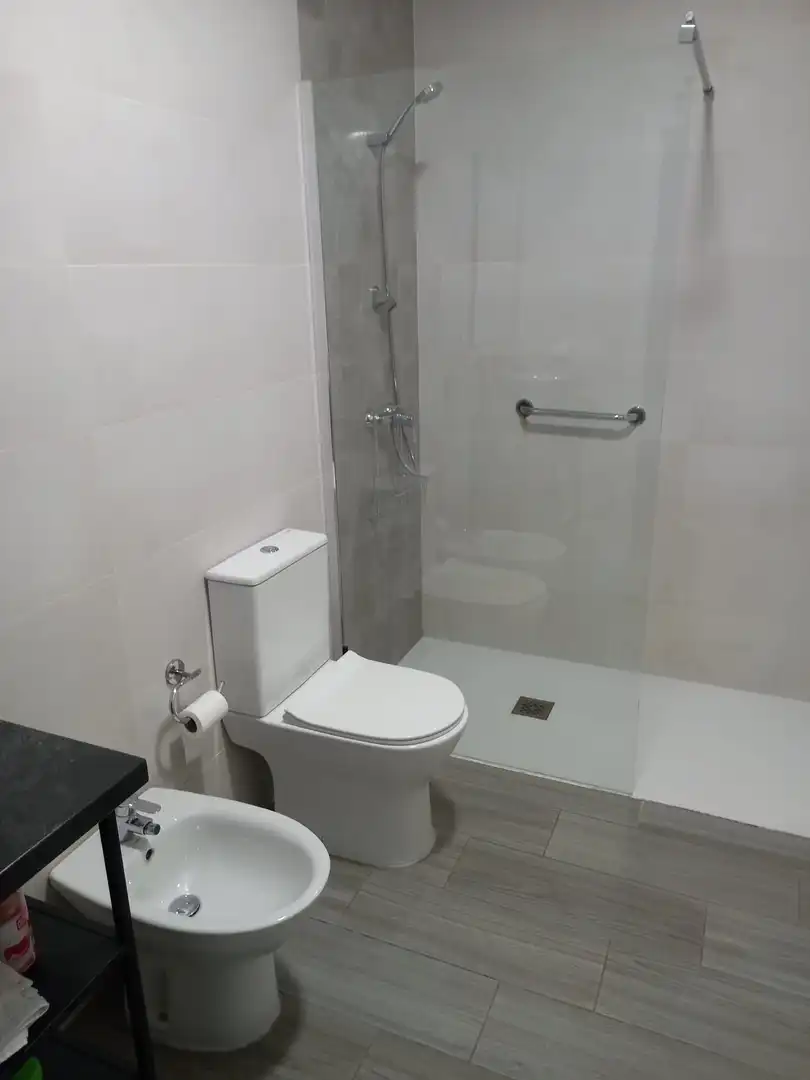 Baño de Piso en venta en Valencia con Aire acondicionado