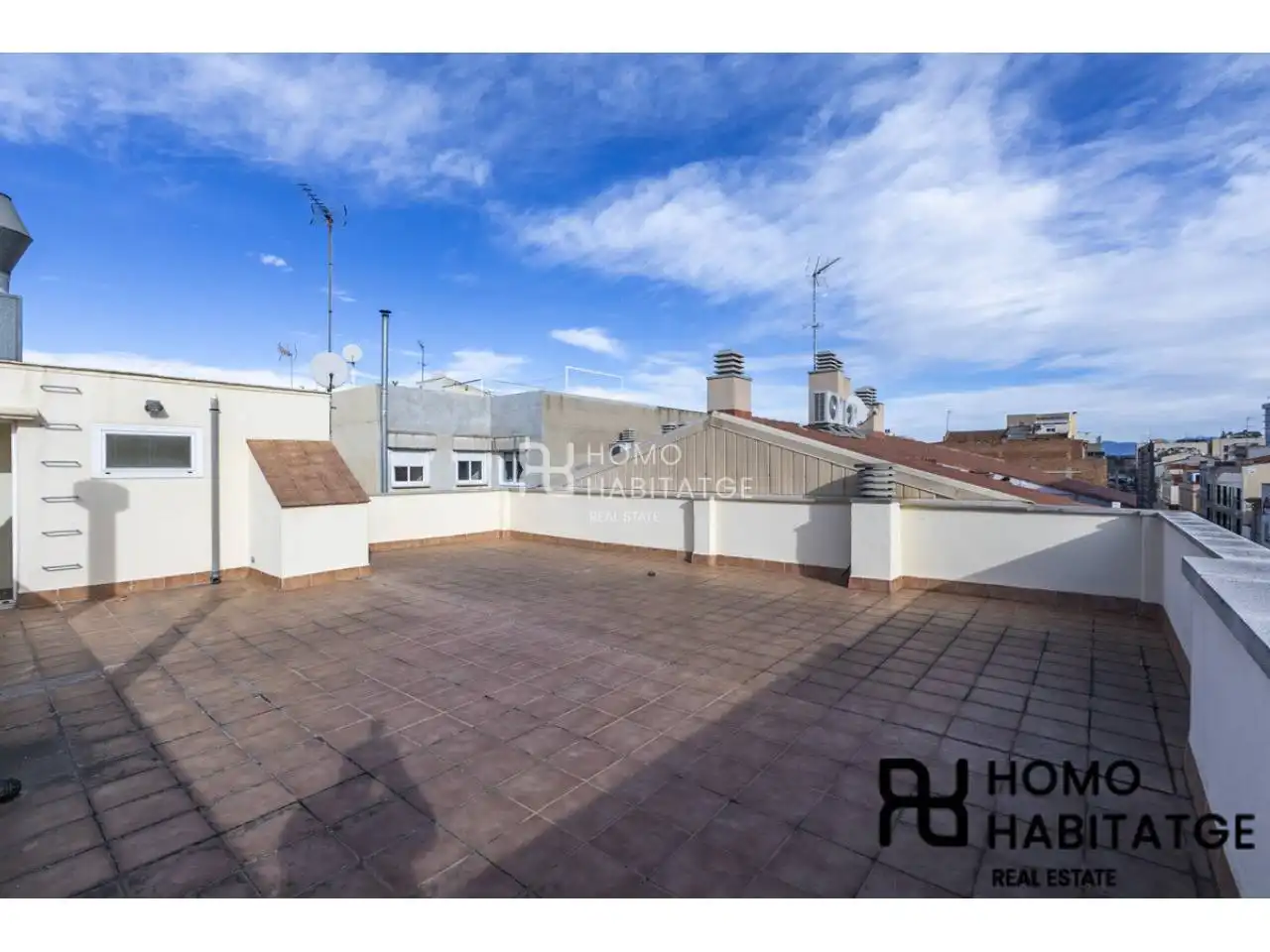 Vista exterior de Casa o xalet en venda en Sabadell amb Aire condicionat, Calefacció i Terrassa
